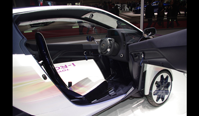 Toyota i-Road Electric Personal Mobility Vehicle Concept -expected for 2014 6
